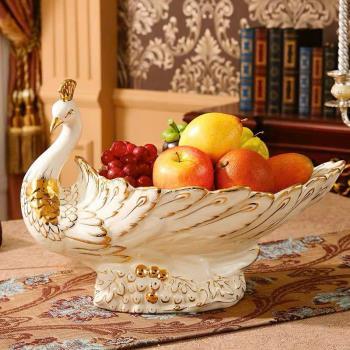Đĩa quả thuyền sứ hình công