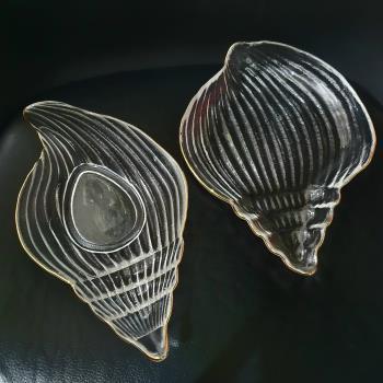 Đĩa thủy tinh viền vàng hình ốc