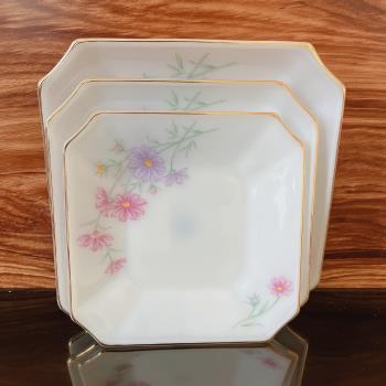 Đĩa vuông đại hoa USA 9.25"- 460