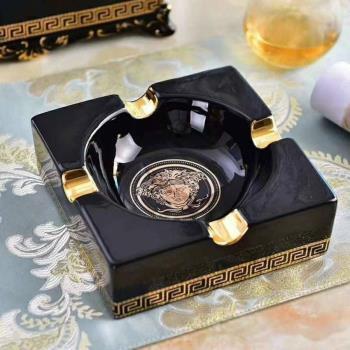 Gạt tàn sứ đen vuông Versat