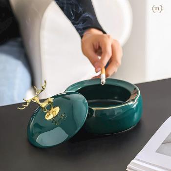 Gạt tàn sứ xanh nắp hươu