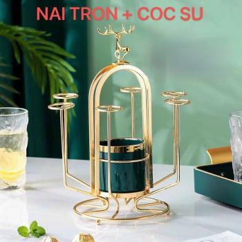 Giá úp cốc nai tròn kèm cốc sứ xanh