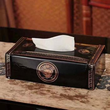 Hộp giấy sứ đen chân Versace